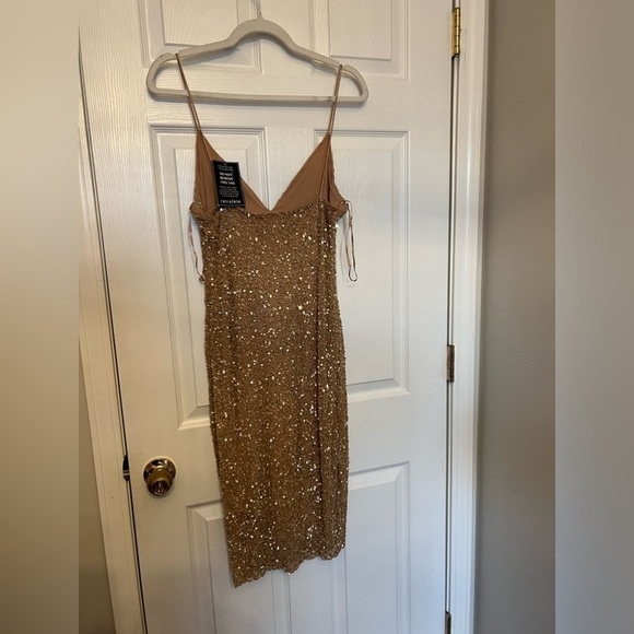 NWT retrofete Billie Dress in Nude - Picture 8 of 9